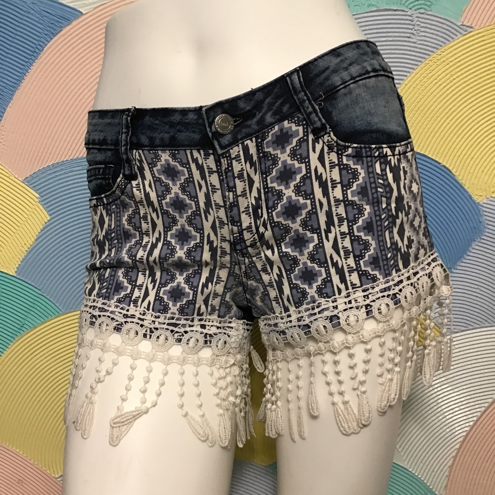 Fun Lowrise Lacey Boho Tribal Shorts sz 3